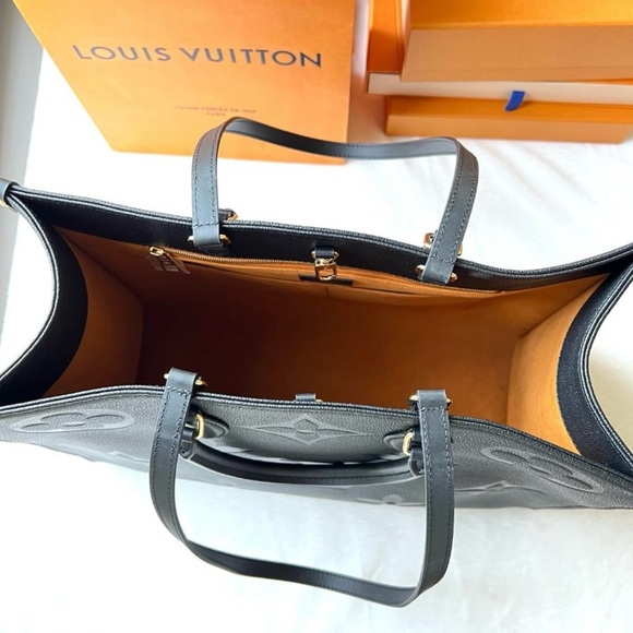 Authentic Louis Vuitton NEW ON-THE-GO MM Empreinte black tote 🔥 🎁 - Picture 5 of 15